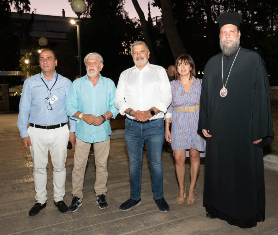 Λαμπρή πρεμιέρα της παράστασης «Φιλιώ Χαϊδεμένου» στη Ν. Φιλαδέλφεια - Adologala.gr