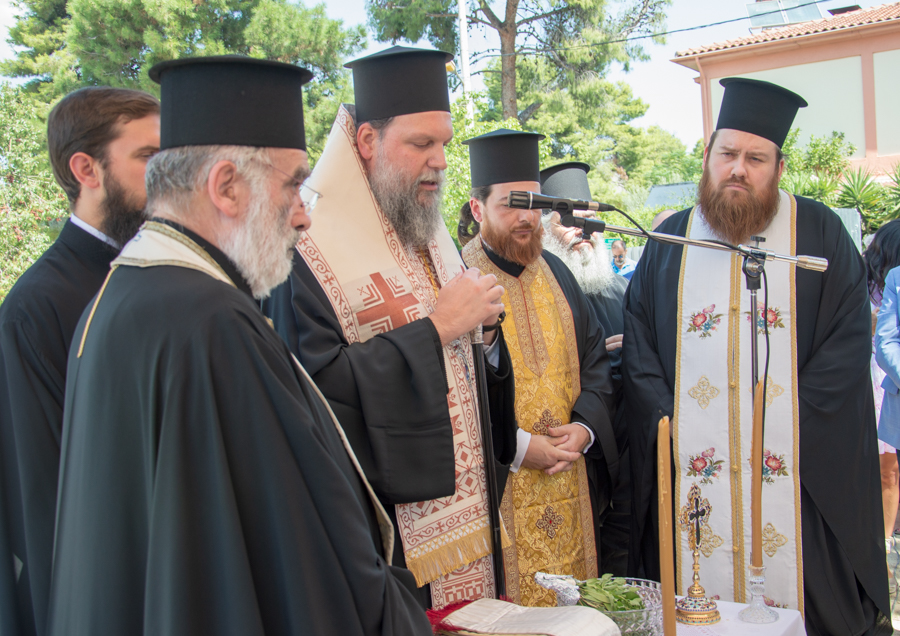 Αγιασμός και κατάθεση θεμελίου λίθου στο νέο Βρεφονηπιακό Σταθμού της Ι.Μ. Νέας Ιωνίας στη Νέα Φιλαδέλφεια - Adologala.gr