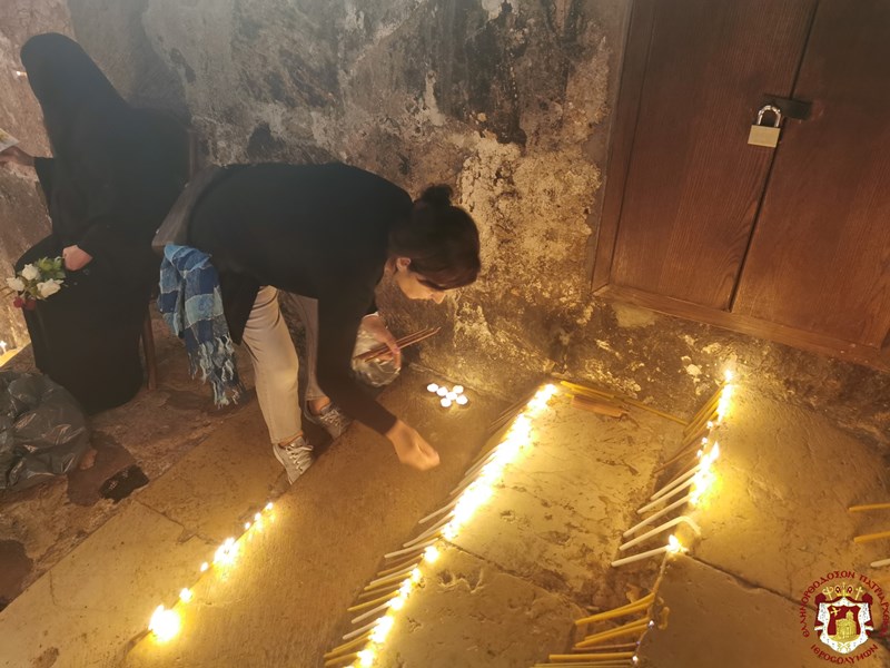 Η κάθοδος της Τιμίας & Ιεράς Εικόνας της Κοιμήσεως της Θεοτόκου στην Γεσθημανή - Adologala.gr 