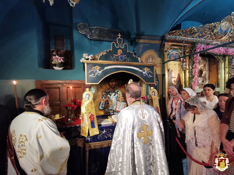 Η κάθοδος της Τιμίας & Ιεράς Εικόνας της Κοιμήσεως της Θεοτόκου στην Γεσθημανή - Adologala.gr 