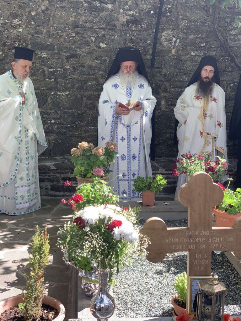 Μνημόσυνo Ηγουμένου Μονής Μολυβδοσκεπάστου Γέροντος Θεοδώρου - Adologala.gr