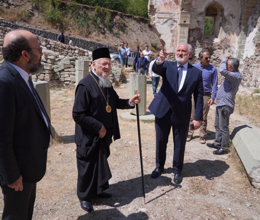 Ο Οικουμενικός Πατριάρχης στην Αργυρούπολη του Πόντου - Adologala.gr