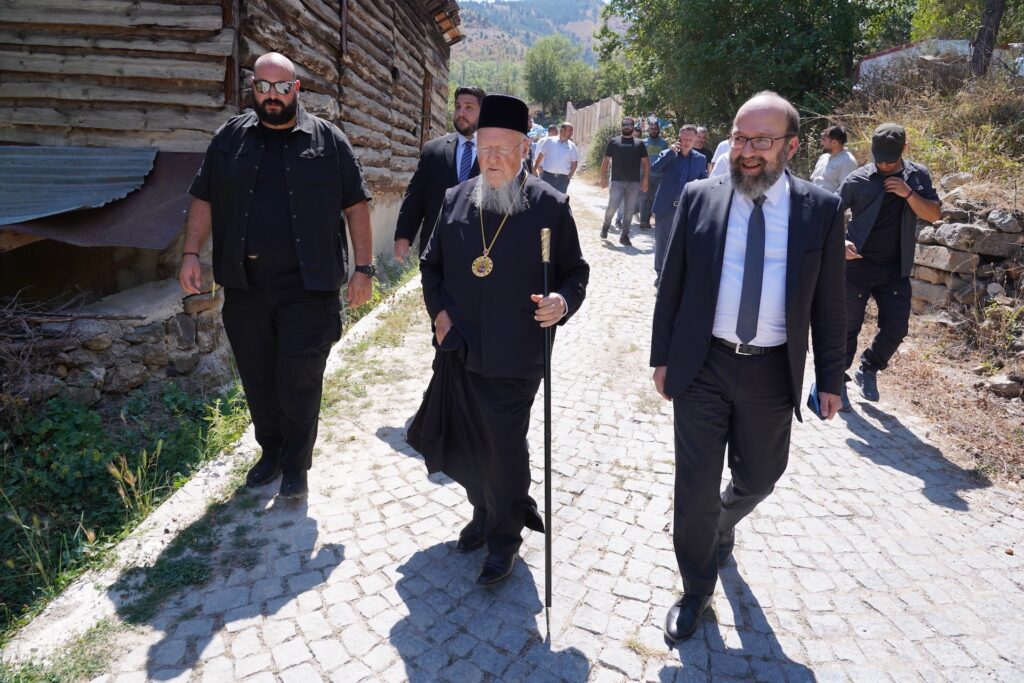 Ο Οικουμενικός Πατριάρχης στην Αργυρούπολη του Πόντου - Adologala.gr