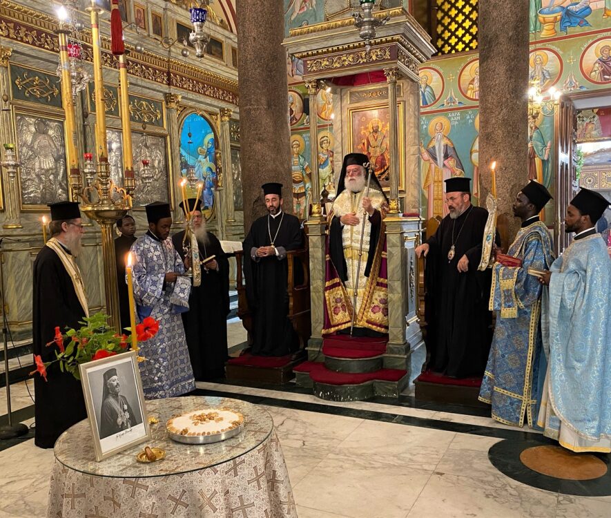 Πατριαρχικό Ιερό Μνημόσυνο του Αλεξανδρείας Θεόδωρου στον Εθνάρχη, Αρχιεπίσκοπο Κύπρου Μακάριο - Adologala.gr