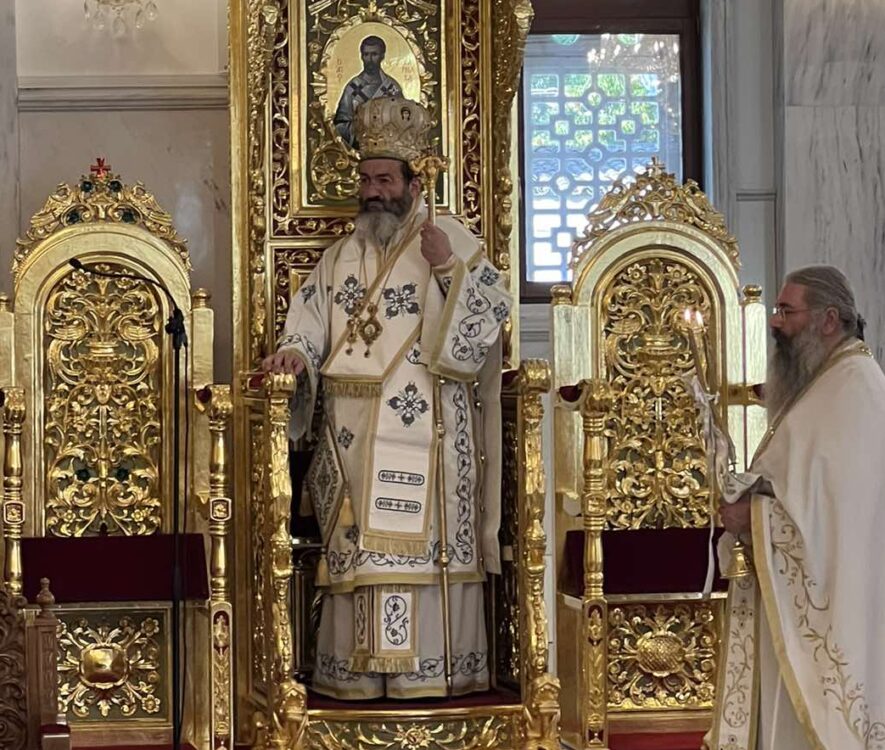 Στον Ιερό Ναό του Απόστολου Βαρνάβα λειτούργησε ο Επίσκοπος Μεσαορίας Γρηγόριος - Adologala.gr