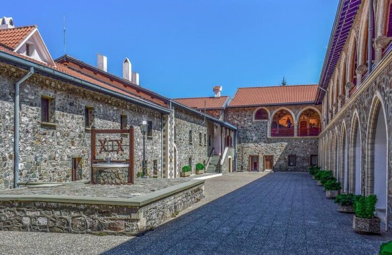 Τα Μοναστήρια της Παναγίας στην Κύπρο που γιορτάζουν τον δεκαπενταύγουστο - Adologala.gr