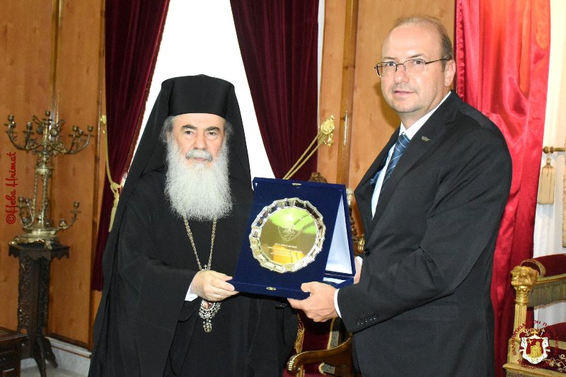 Τον Υπουργό Άμυνας της Κύπρου δέχθηκε ο Πατριάρχης Ιεροσολύμων Θεόφιλος - Adologala.gr