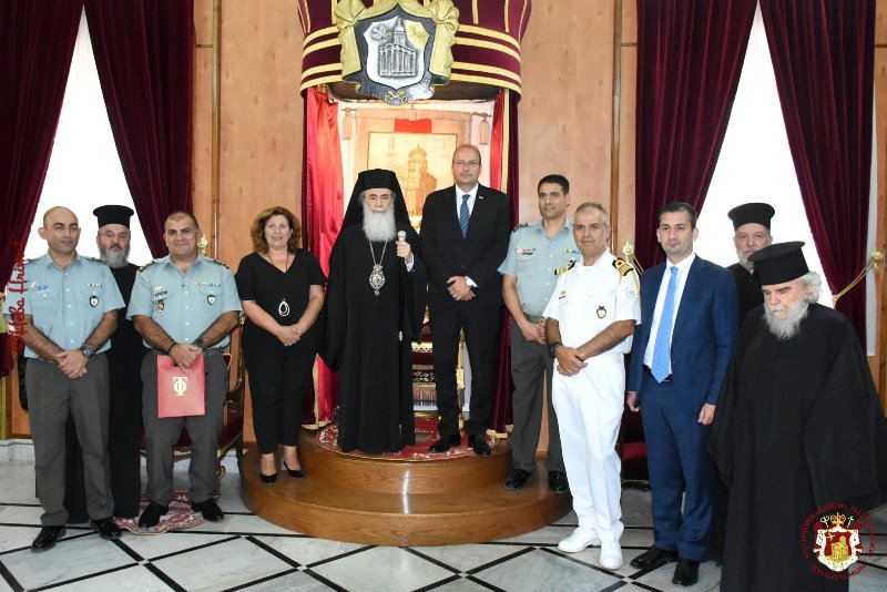 Τον Υπουργό Άμυνας της Κύπρου δέχθηκε ο Πατριάρχης Ιεροσολύμων Θεόφιλος - Adologala.gr