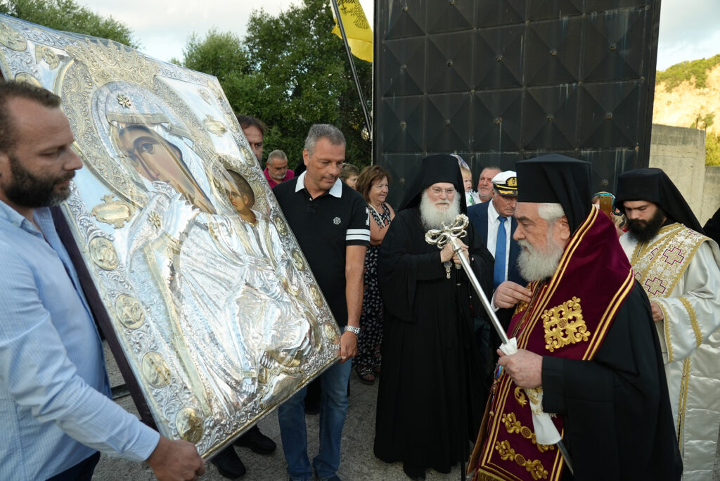 Υποδοχή της Παναγίας Παραμυθίας στο Τρίκορφο Φωκίδας