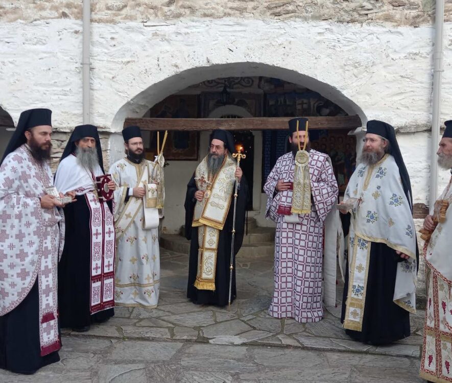 Ο Αρχιεπίσκοπος Καττάρων Μακάριος στην πανήγυρη της Ι.Μ. Αρχαγγέλου Αλμωπίας