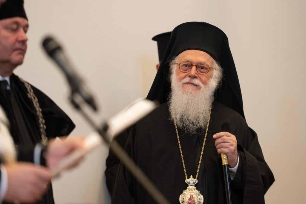 Επίτιμος διδάκτορας της Θεολογικής Ακαδημίας της Βαρσοβίας αναγορεύθηκε ο Αρχιεπίσκοπος Αλβανίας 