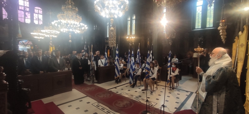 Με ιδιαίτερη λαμπρότητα γιορτάστηκαν τα Ελευθέρια της Πόλης στα Γρεβενά 