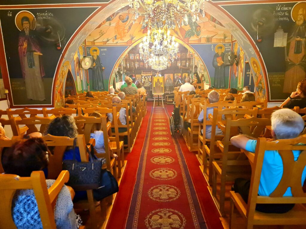 Με κατάνυξη και συγκίνηση οι Αγκαστινιώτες εκκλησιάστηκαν στην πατρώα γη της Αγκαστίνας