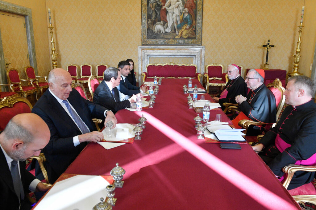 Ο Πρόεδρος της Δημοκρατίας συναντήθηκε με τον Πάπα Φραγκίσκο Α΄ στην Αγία Έδρα