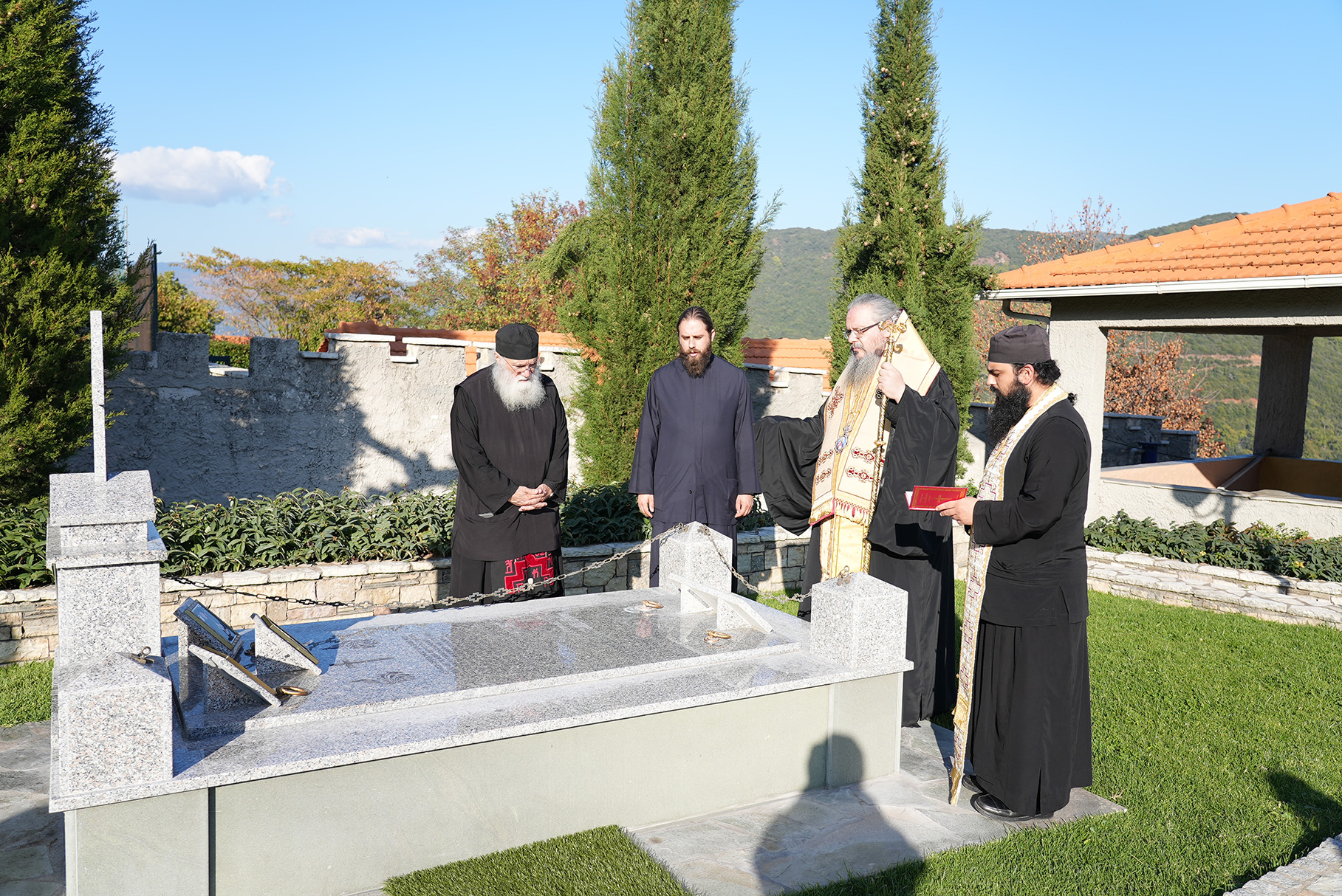 mitropolitis_larisis_ieronimos_eidiseis_trikorfo_fokidos_nektarios_moulatsiotis_nea_ellada (2)