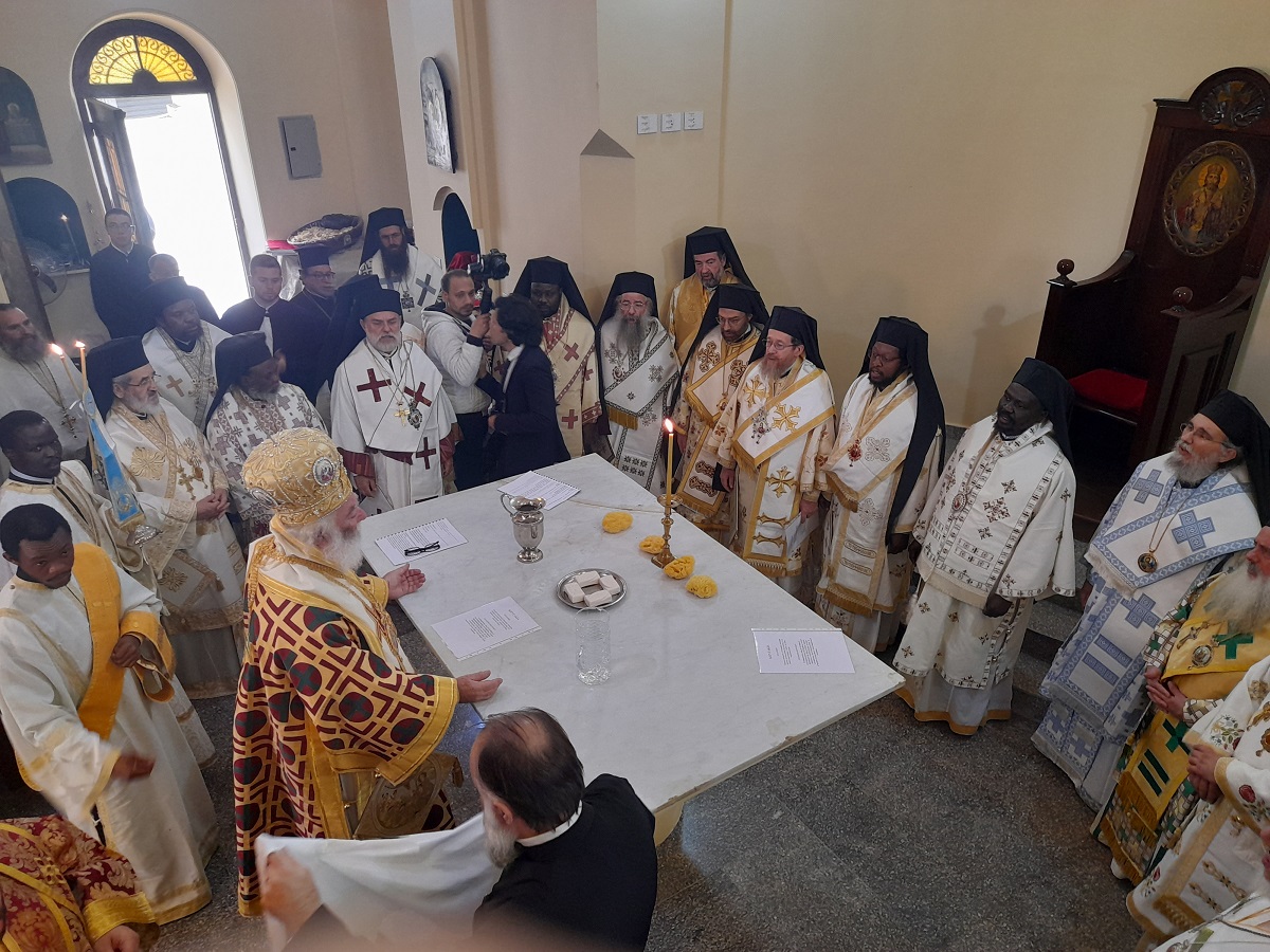 Θυρανοίξια Κοινοτικού Ναού Αγίας Αικατερίνης Σουέζ από τον Πατριάρχη Αλεξανδρείας Θεόδωρο 
