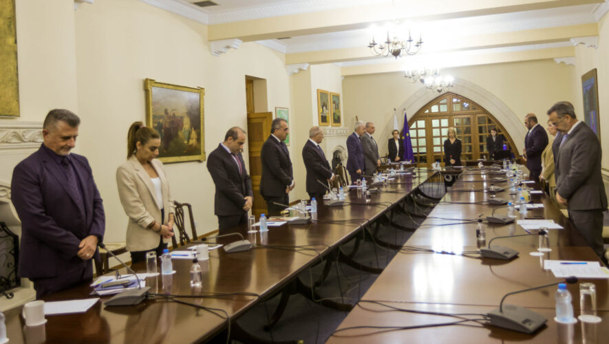 Εξαήμερο δημόσιο πένθος επί την Εκδημία του Αρχιεπισκόπου Χρυσοστόμου Β΄