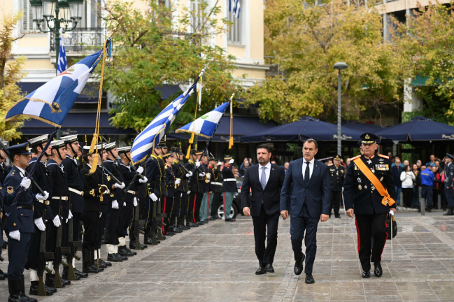 Ημέρα Ενόπλων Δυνάμεων Δοξολογία στον Καθεδρικό των Αθηνών & κατάθεση στεφάνων στον Μνημείο του Αγνώστου Στρατιώτη
