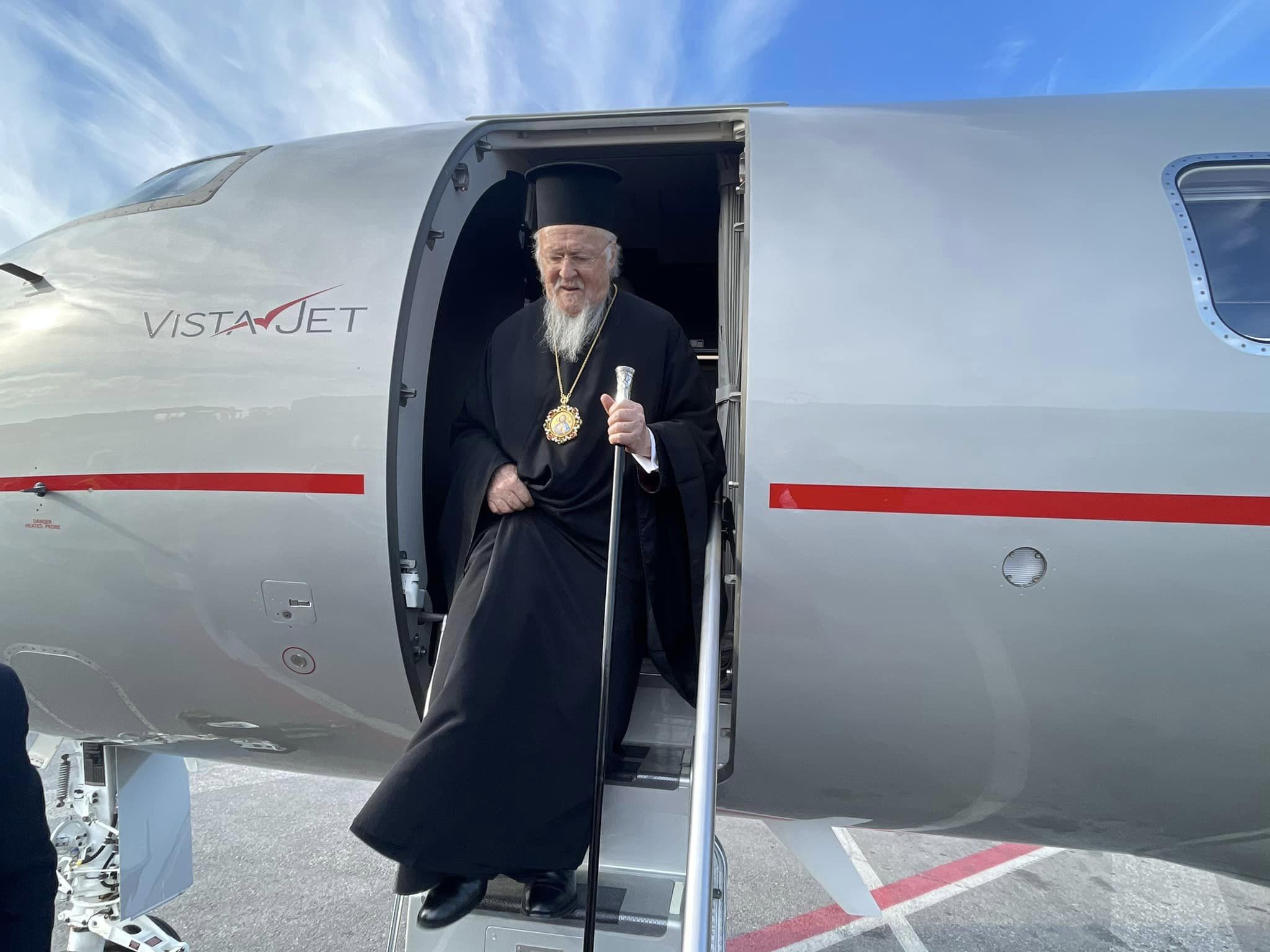 Θερμή υποδοχή στον αερολιμένα, επεφύλαξε ο Μητροπολίτης Κώου στον Οικουμενικό Πατριάρχη 