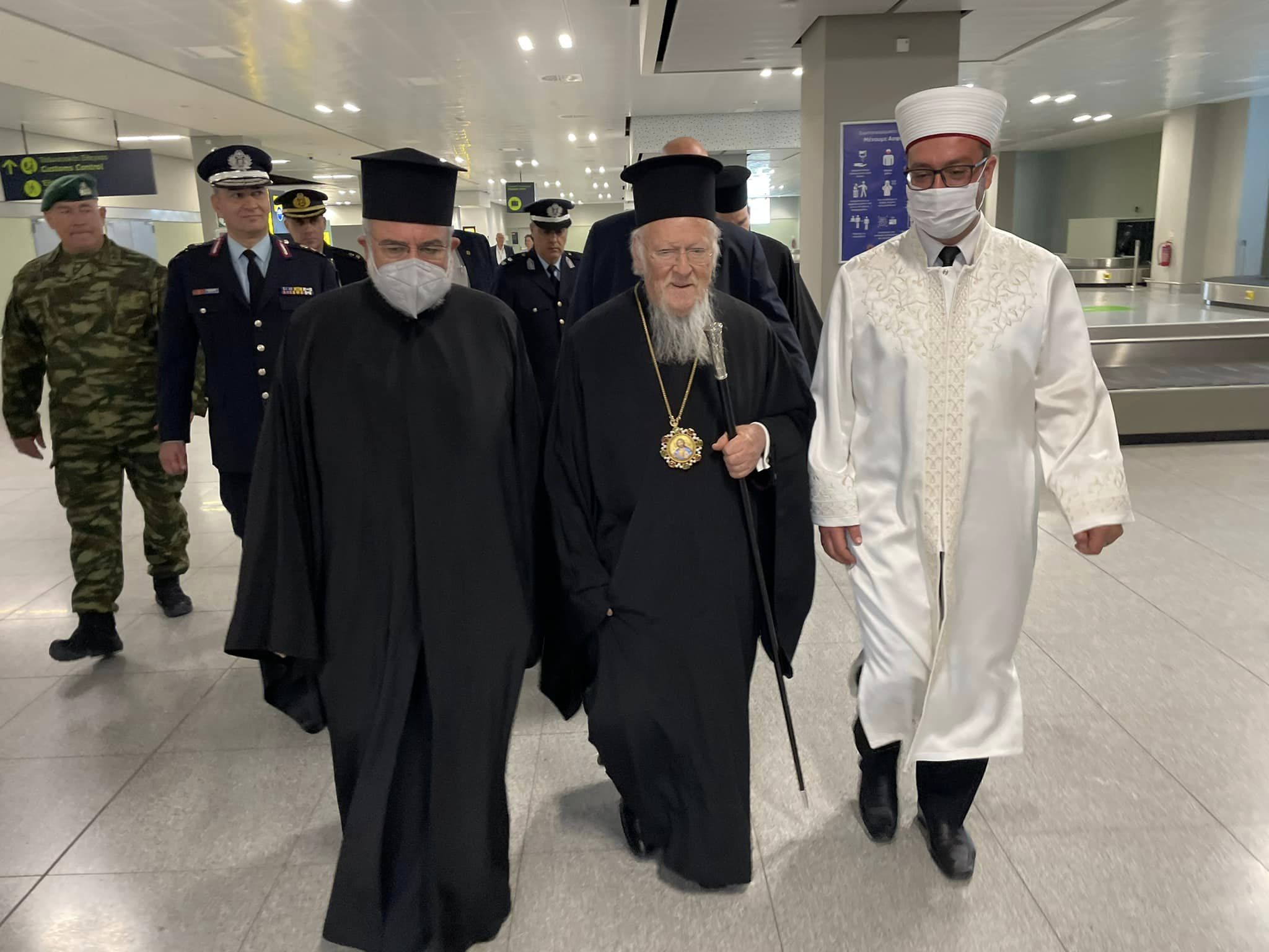 Θερμή υποδοχή στον αερολιμένα, επεφύλαξε ο Μητροπολίτης Κώου στον Οικουμενικό Πατριάρχη 