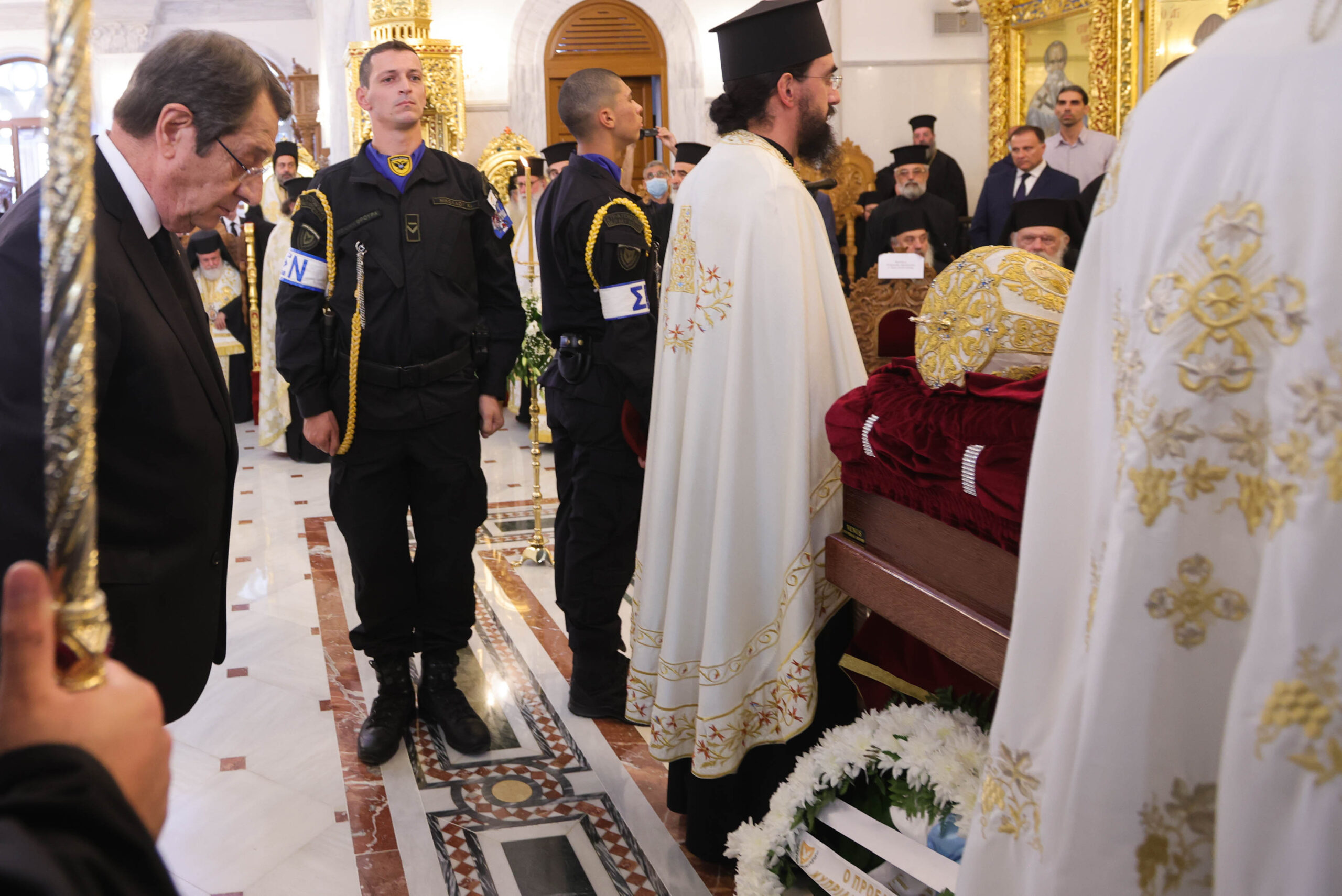 Η Εξόδιος Ακολουθία και η ταφή του Αρχιεπισκόπου Κύπρου Χρυσοστόμου