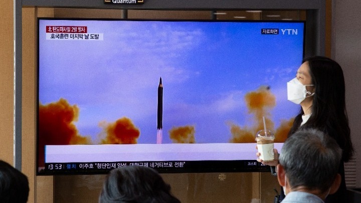 Νέα εκτόξευση βαλλιστικού πυραύλου από τη Β. Κορέα - Καταδικάζει η Ιαπωνία