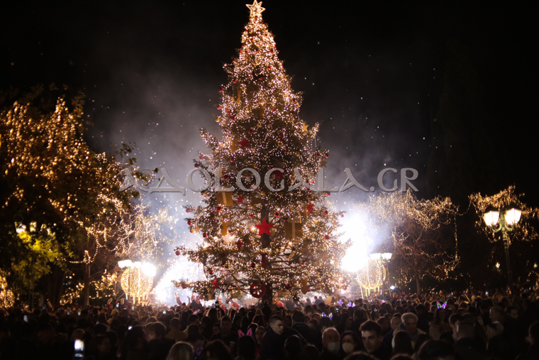 syntagma_square_news_lighting_tree_mayors_christmas_2022_athens_athina_dentro_fotagogisi_anama_lampakia_plateia_syntagmatos_adologala (15)-2
