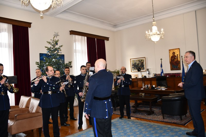 Κάλαντα στο Διοικητήριο και τον Υφυπουργό Εσωτερικών Στ. Καλαφάτη