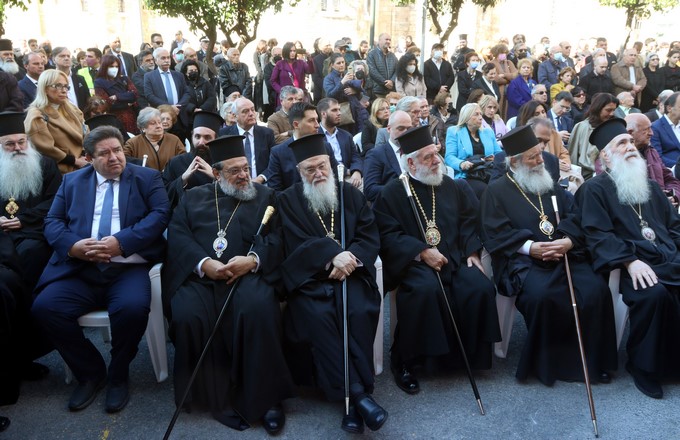 Ο Αρχιεπίσκοπος Ιερώνυμος στα εγκαίνια του νέου διοικητικού κέντρου της Μητροπόλεως Πειραιώς