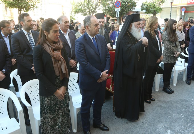 Ο Αρχιεπίσκοπος Ιερώνυμος στα εγκαίνια του νέου διοικητικού κέντρου της Μητροπόλεως Πειραιώς