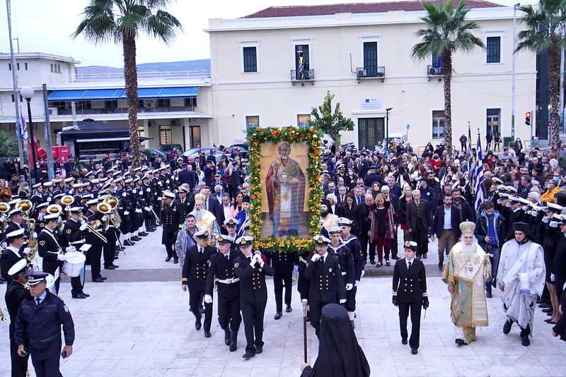 Πάνδημη λιτάνευση της Ιεράς Εικόνας του Αγίου Νικολάου στο Λιμάνι του Πειραιά 