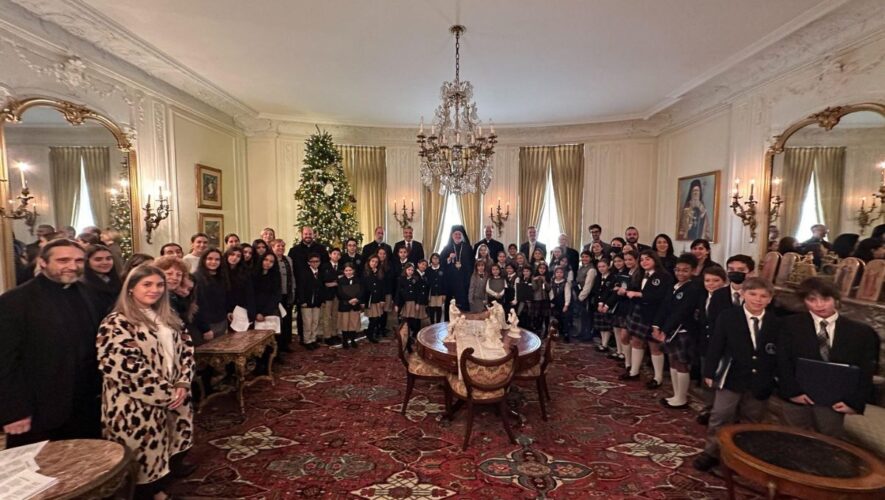 Τα Κάλαντα των Χριστουγέννων από μικρούς μαθητές άκουσε ο Αρχιεπίσκοπος Αμερικής Ελπιδοφόρος