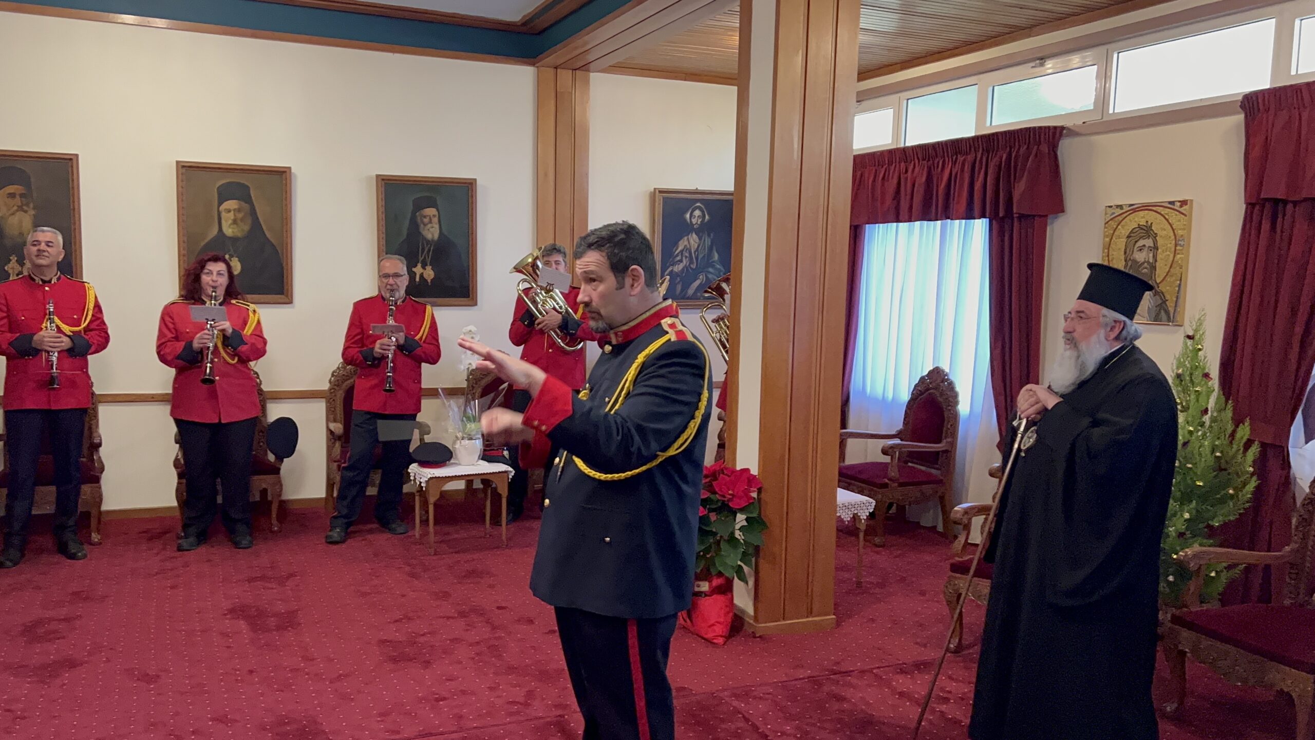 Τα Χριστουγεννιάτικα Κάλαντα έψαλλαν στον Αρχιεπίσκοπο Κρήτης Ευγένιο