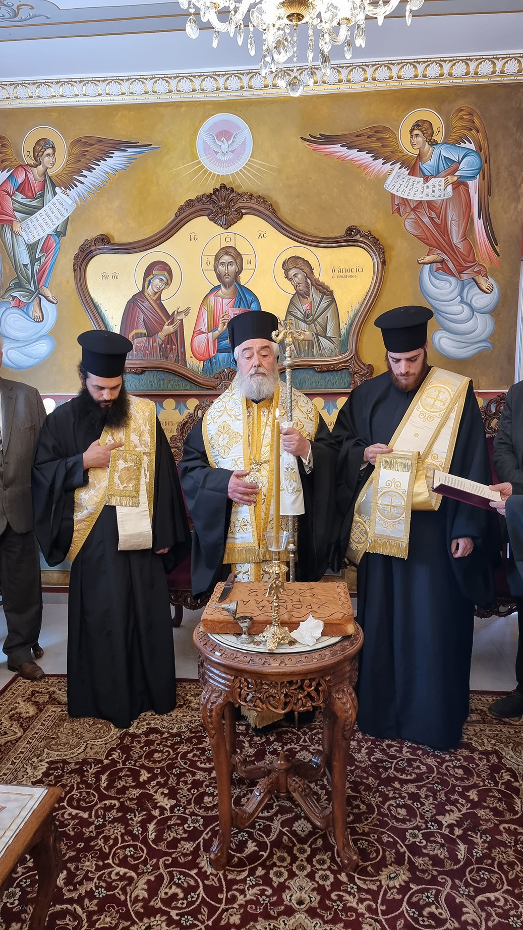 Την βασιλόπιτα ευλόγησε ο Μητροπολίτης Φωκίδος Θεόκτιστος