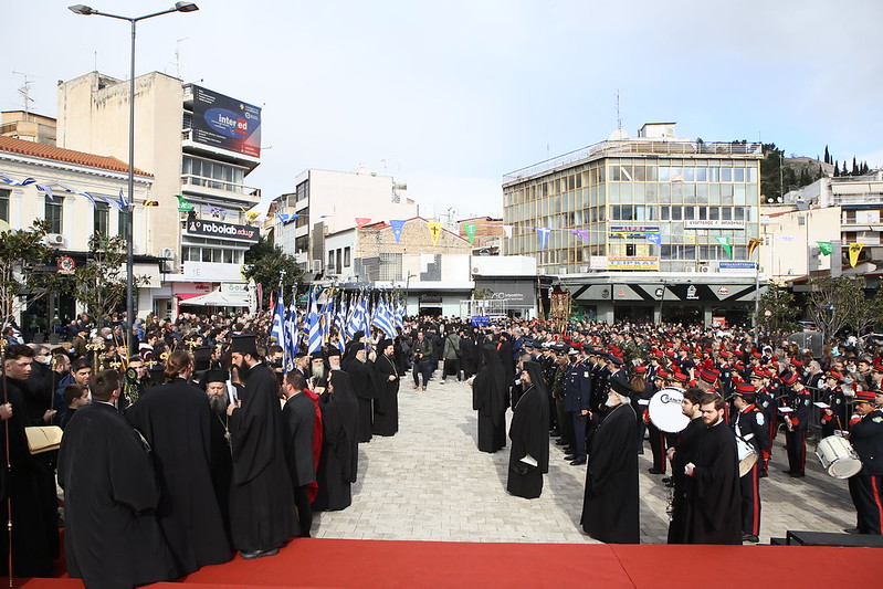 Πλήθος κόσμου στην Λαμία για την υποδοχή του Ιερού Σκηνώματος του Οσίου Βησσαρίωνος του Αγαθωνίτη