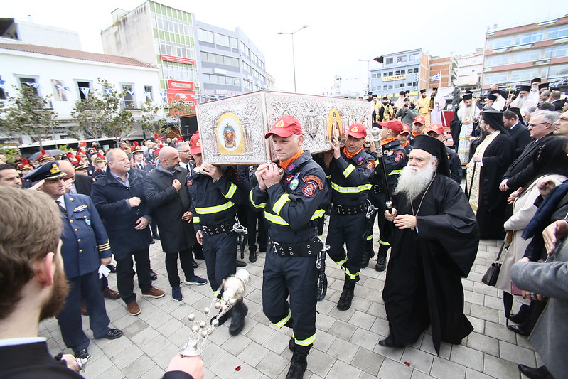 Πλήθος κόσμου στην Λαμία για την υποδοχή του Ιερού Σκηνώματος του Οσίου Βησσαρίωνος του Αγαθωνίτη