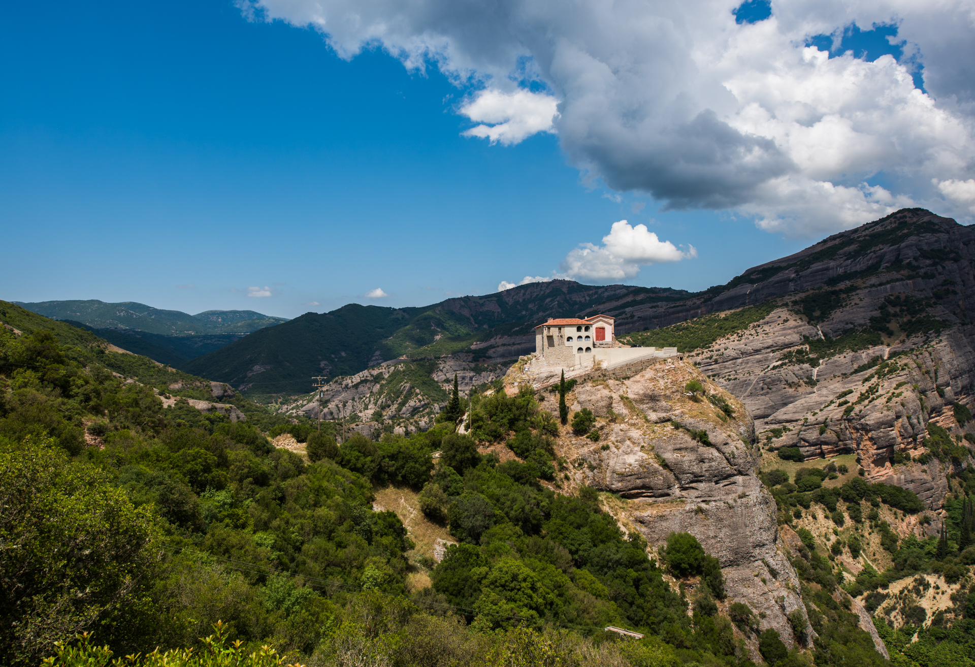 Γνωρίζοντας την Ιερά Μόνη Κοιμήσεως Θεοτόκου Μακελλαριάς στην Ι.Μ. Καλαβρύτων & Αιγιαλείας