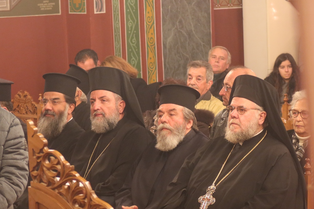 Εν πληθούση Εκκλησία ευχήθηκε για το νέο έτος στους Ανδριώτες ο Μητροπολίτης Σύρου Δωρόθεος