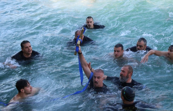 Στον Πειραιά για την εορτή των Θεοφανείων ο Αρχιεπίσκοπος Ιερώνυμος 