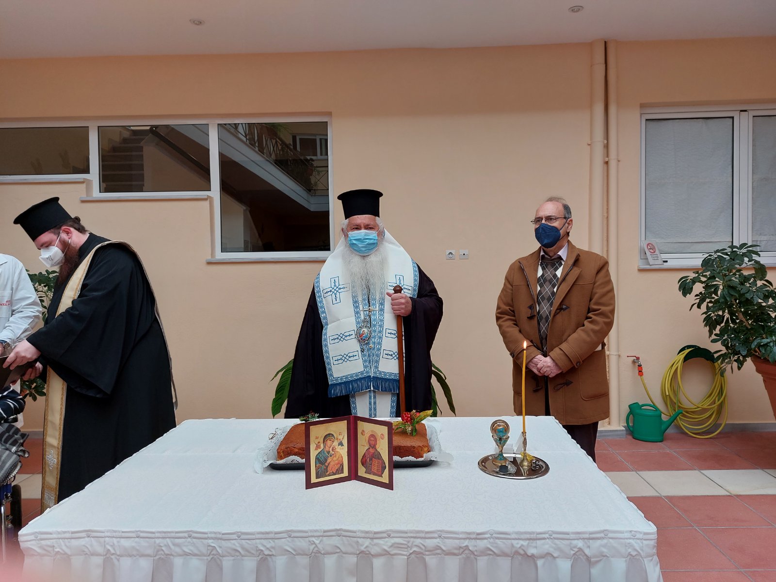 Την βασιλόπιτα του Θεραπευτηρίου «Ο Άγιος Βλάσιος» ευλόγησε ο Μητροπολίτης Θηβών Γεώργιος 