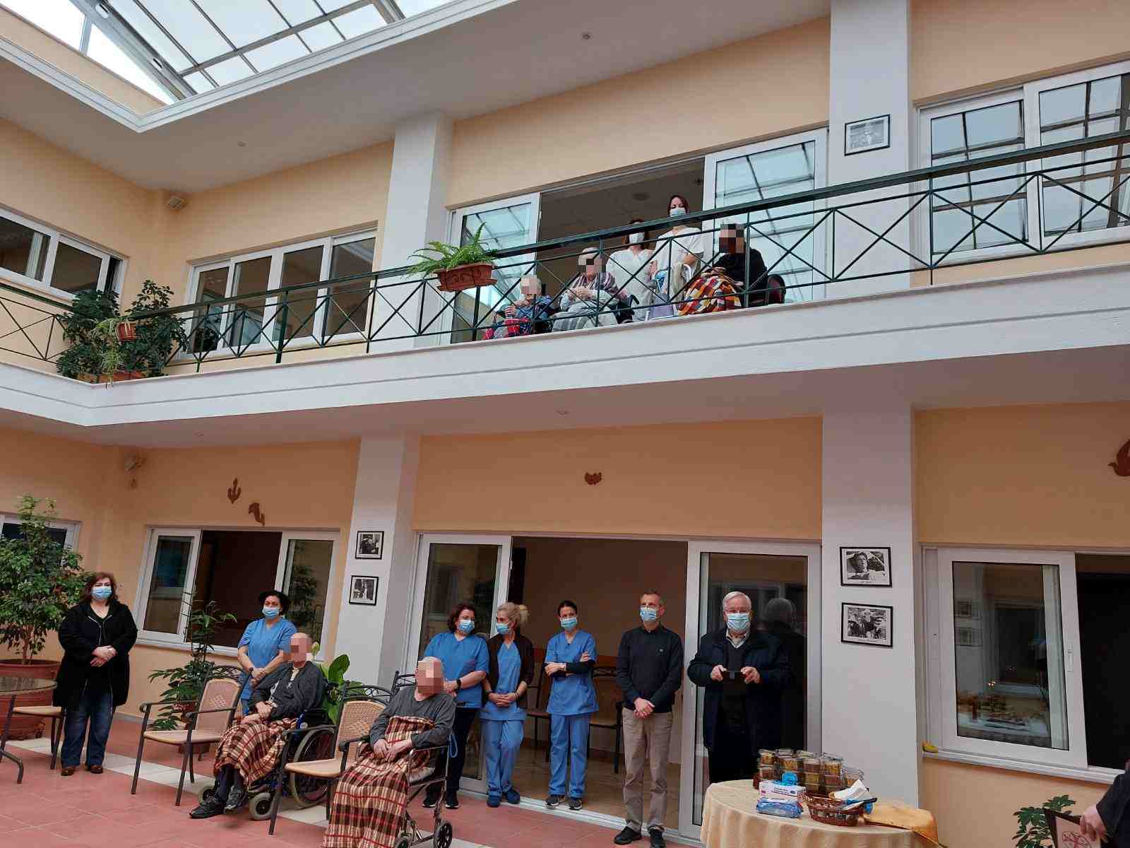 Την βασιλόπιτα του Θεραπευτηρίου «Ο Άγιος Βλάσιος» ευλόγησε ο Μητροπολίτης Θηβών Γεώργιος 