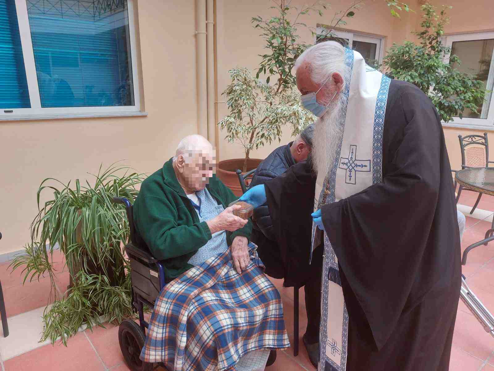 Την βασιλόπιτα του Θεραπευτηρίου «Ο Άγιος Βλάσιος» ευλόγησε ο Μητροπολίτης Θηβών Γεώργιος 