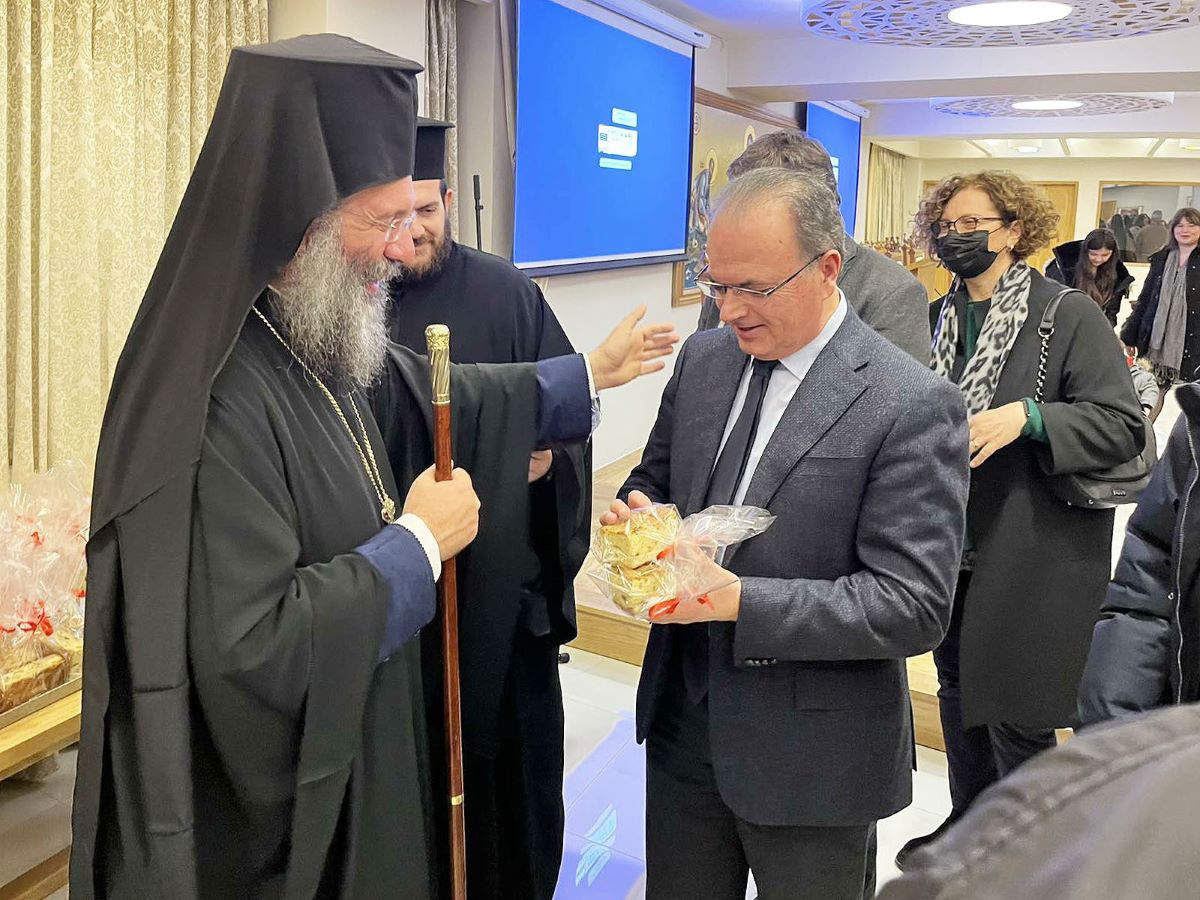 Την κοπή της Βασιλόπιτας του συλλόγου «Αγάπη» ευλόγησε ο Μητροπολίτης Ρεθύμνου Πρόδρομος