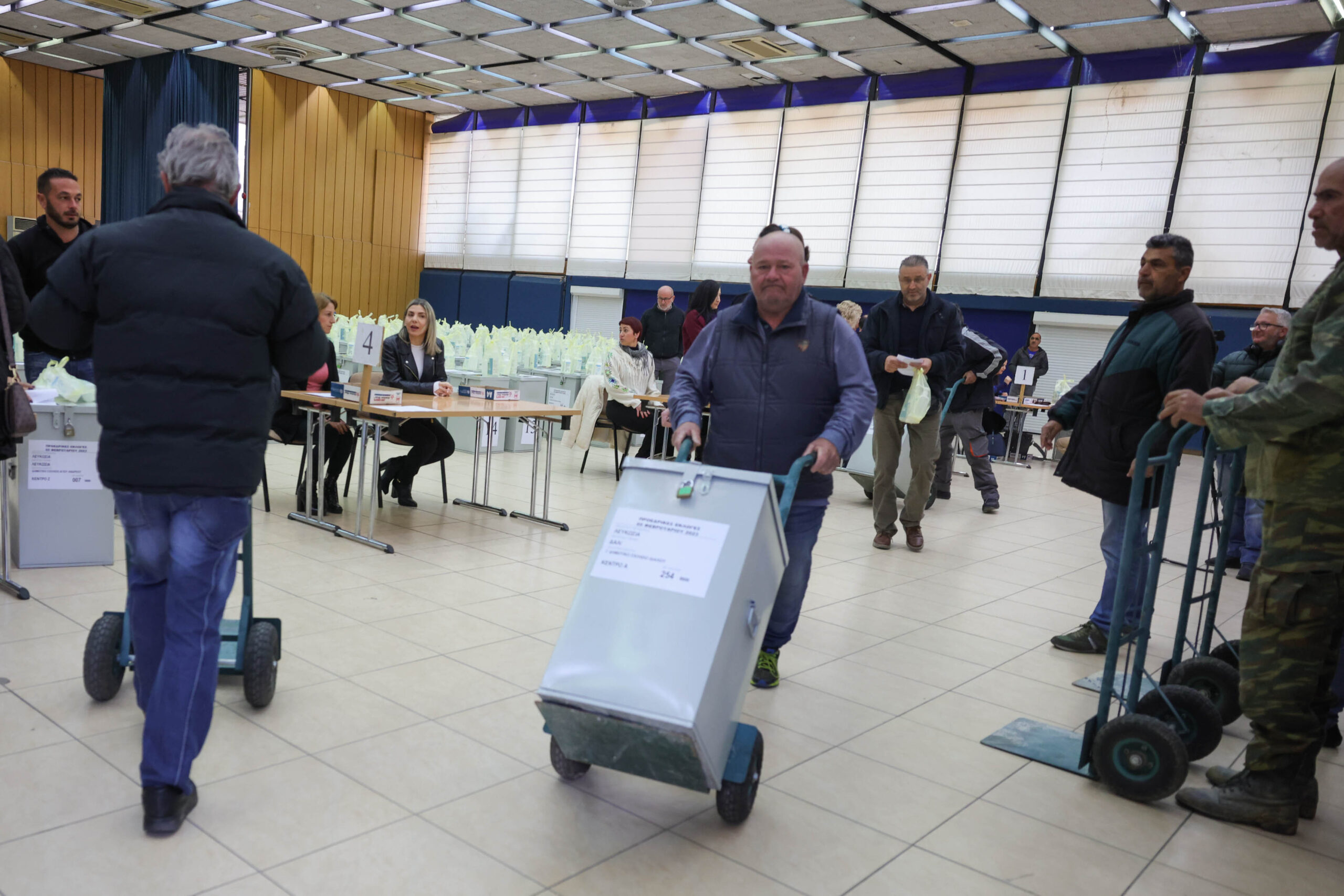Παράδοση των καλπών για τις Προεδρικές Εκλογές 2023