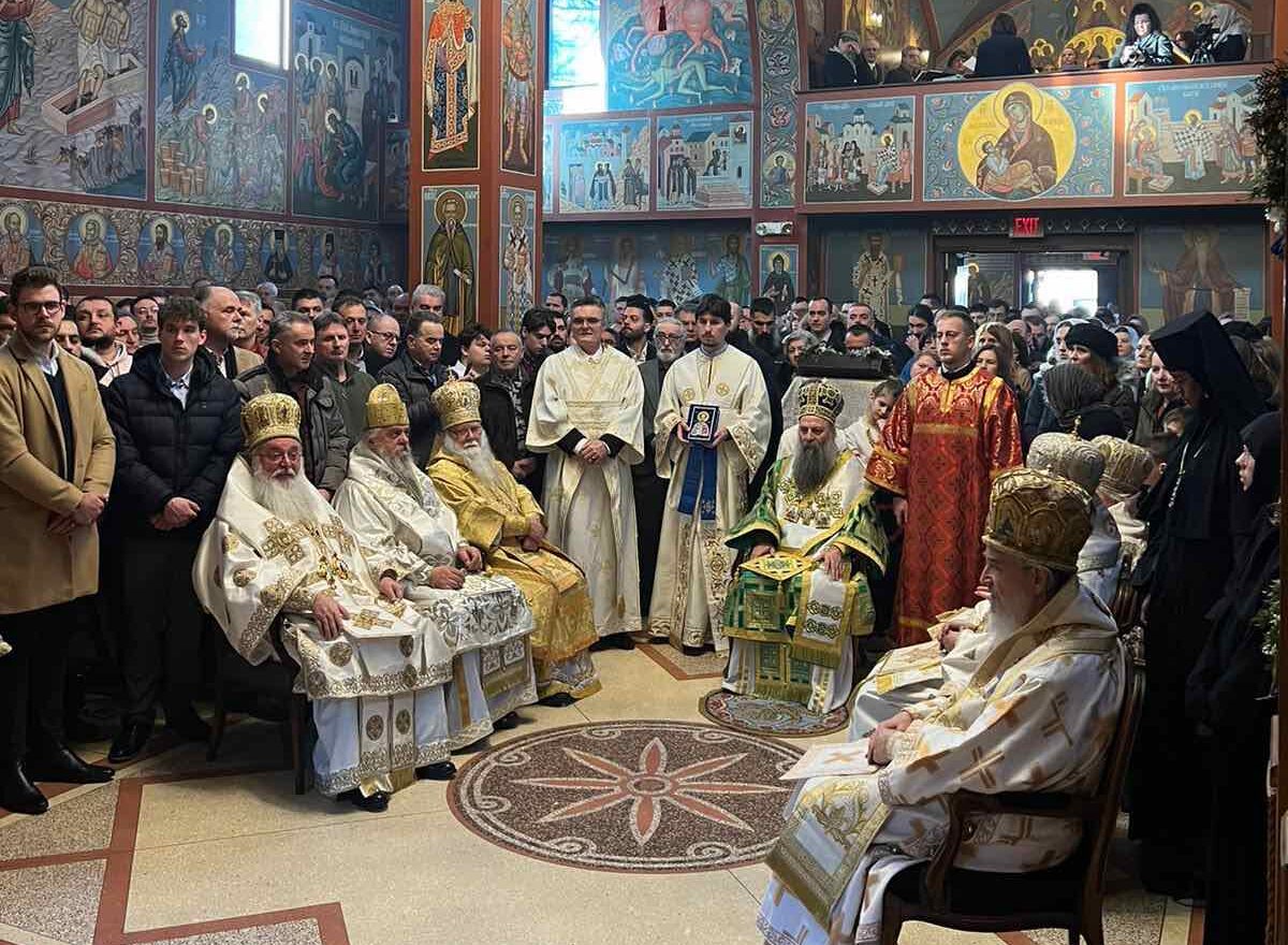 Πατριαρχείο Σερβίας Πατριαρχική Θεία Λειτουργία στο Σικάγο των ΗΠΑ προεξάρχοντος του Πατριάρχη Πορφύριου
