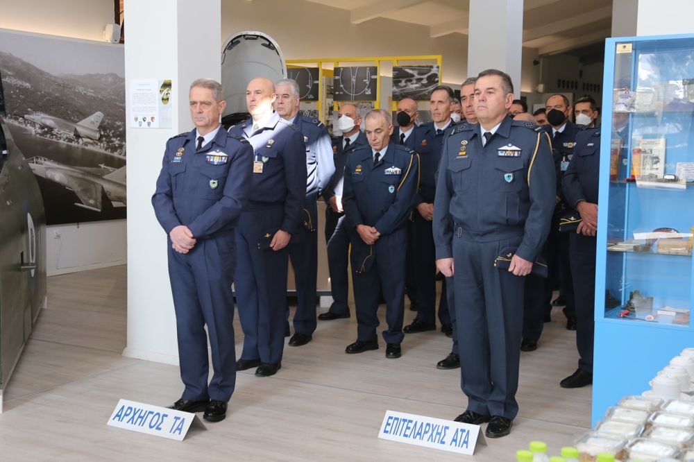 Τρισάγια πεσόντων στρατιωτικών στην Μητρόπολη Λαρίσης 