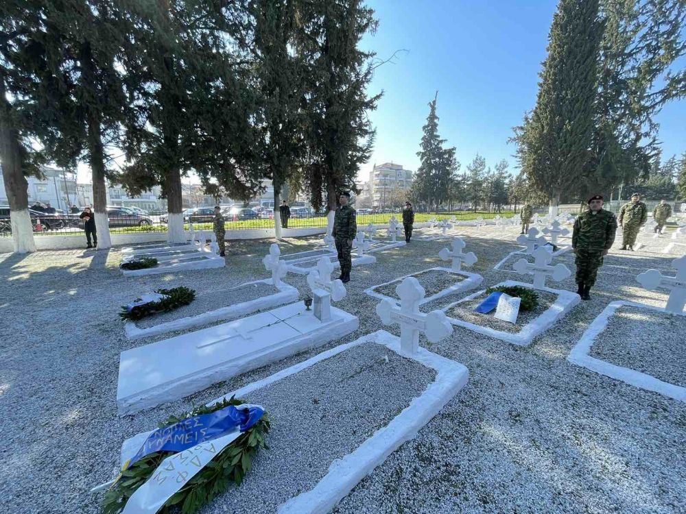 Τρισάγια πεσόντων στρατιωτικών στην Μητρόπολη Λαρίσης 