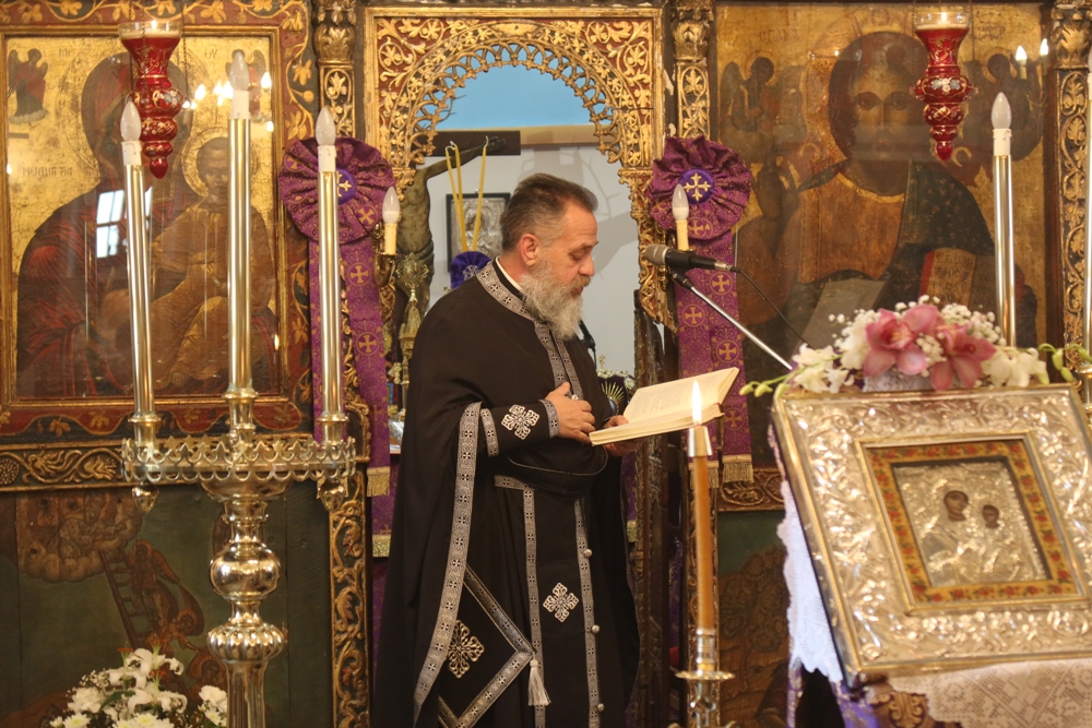 Η Πρώτη Ακολουθία των Προηγιασμένων Τιμίων Δώρων στη Φολέγανδρο
