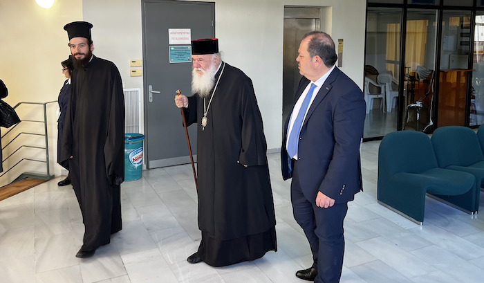 Ο Αρχιεπίσκοπος Αθηνών στην εκδήλωση για τα 100 χρόνια του Τμήματος Θήβας στον Ελληνικό Ερυθρό Σταυρό