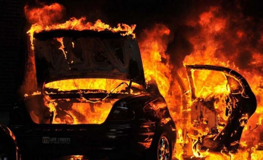 Φωτιά σε δύο οχήματα τα ξημερώματα στην Πάφο